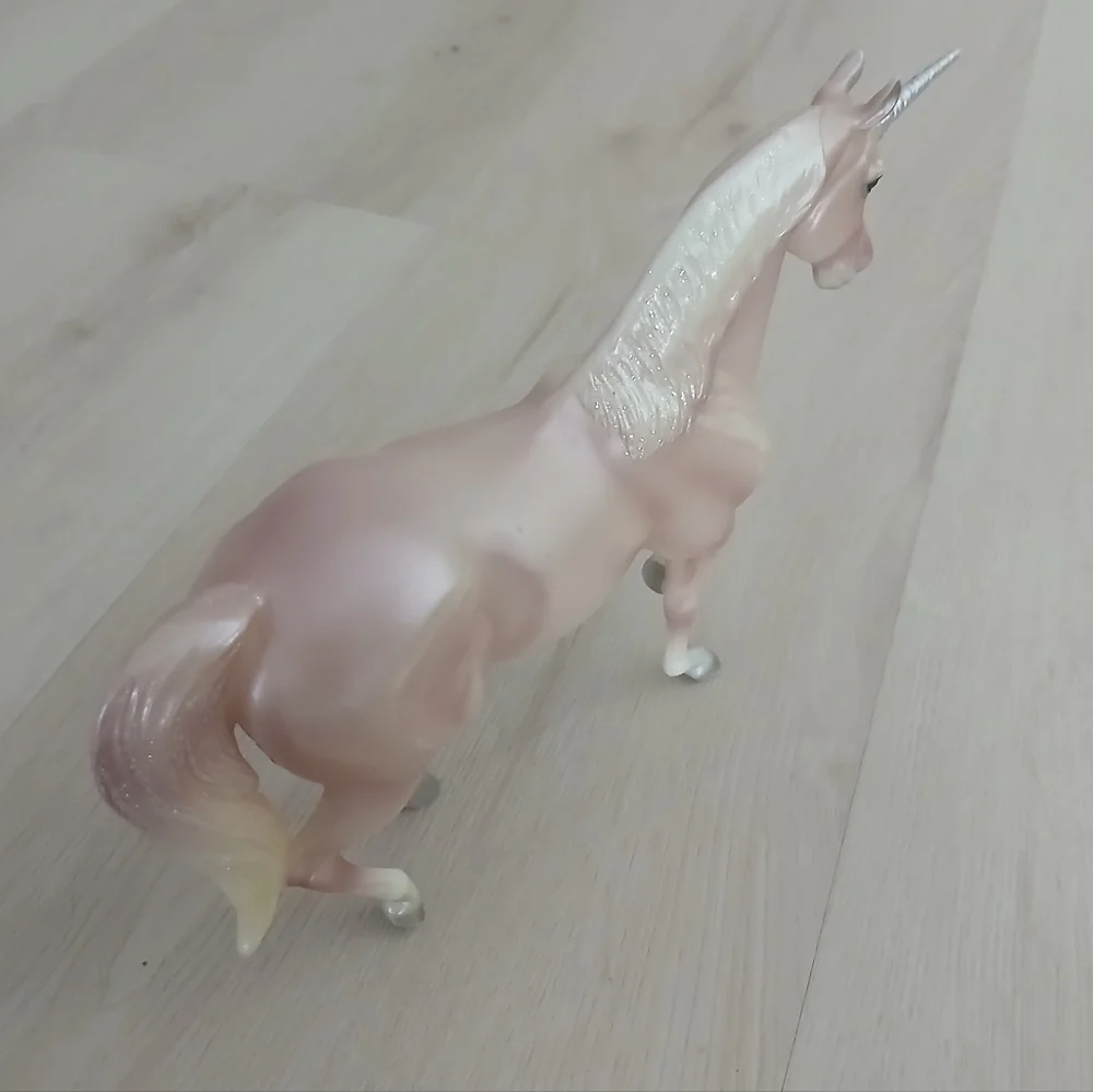Breyer Classic Aurora Unicorn #62059 Pearl Pink